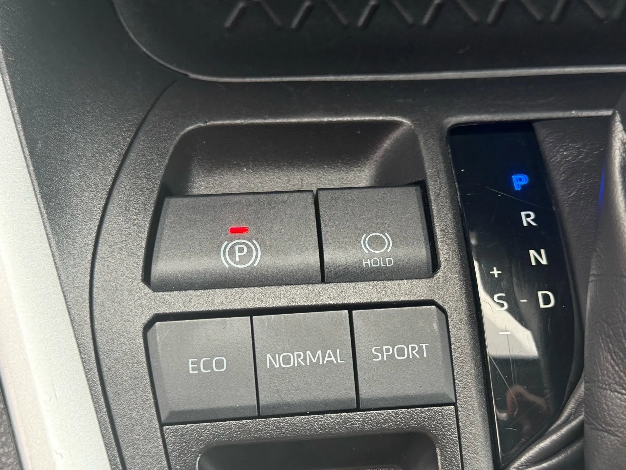 Used 2024 Toyota RAV4 XLE image 37