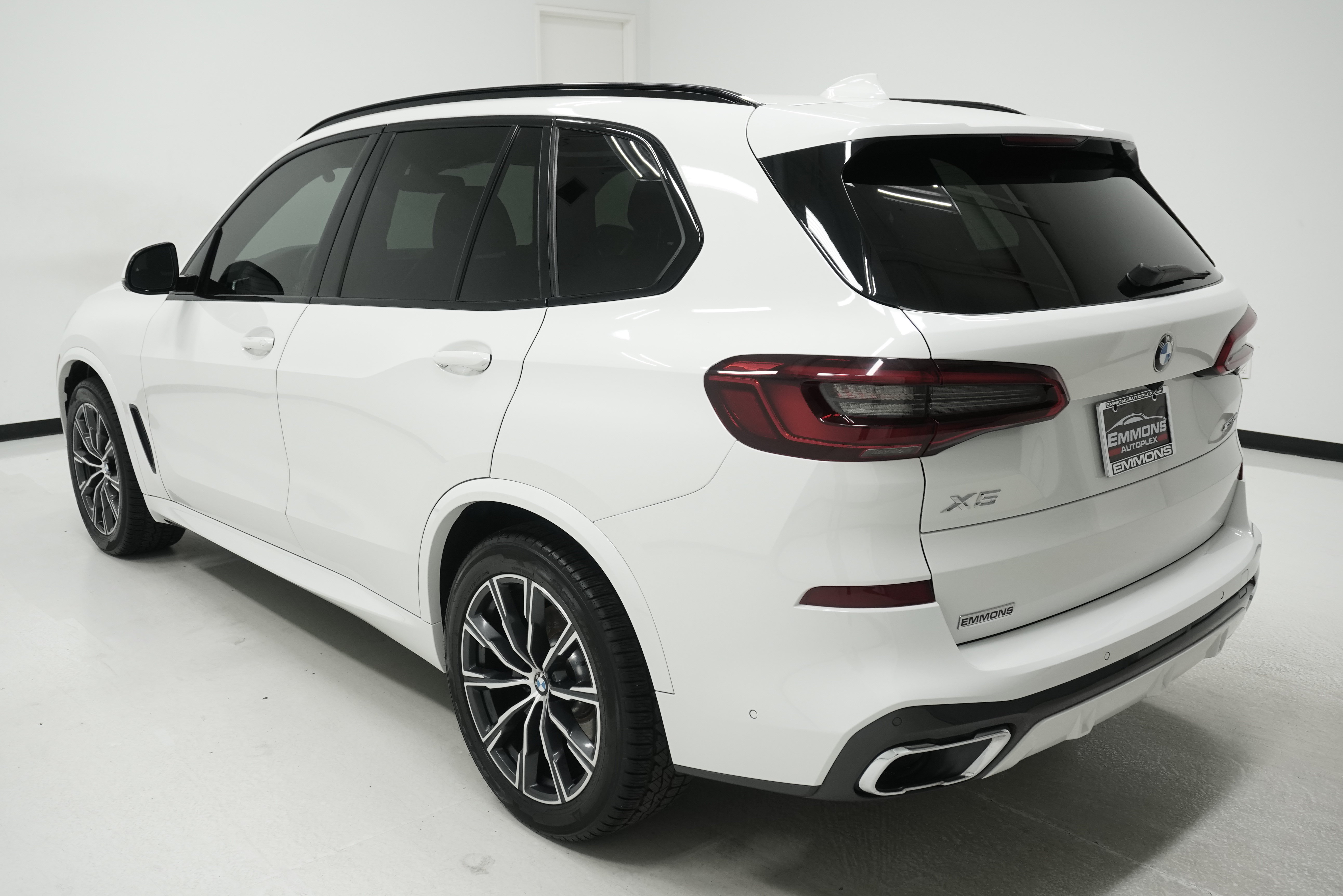 Used 2020 BMW X5 xDrive40i w/ M Sport Package AWD/4WD image 6