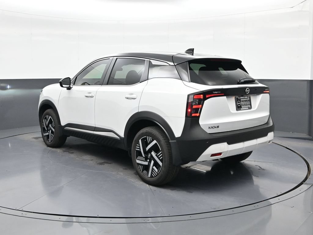 Used 2025 Nissan Kicks SV FWD image 5