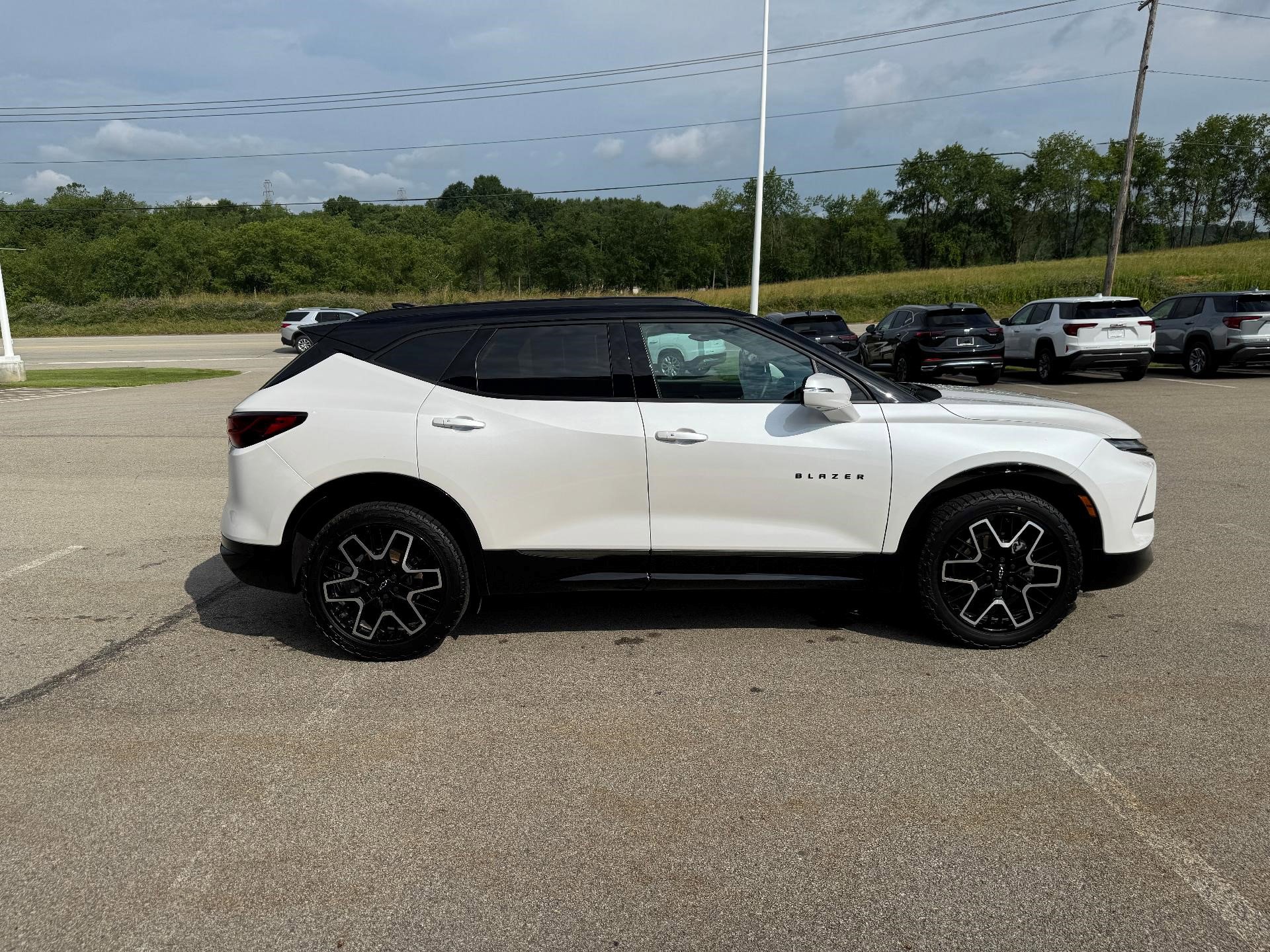 Certified 2023 Chevrolet Blazer RS w/ Driver Confidence II Package image 5
