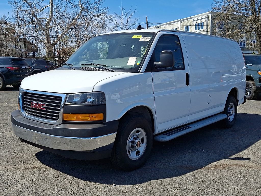 Used 2024 GMC Savana 2500 w/ Driver Convenience Package image 4