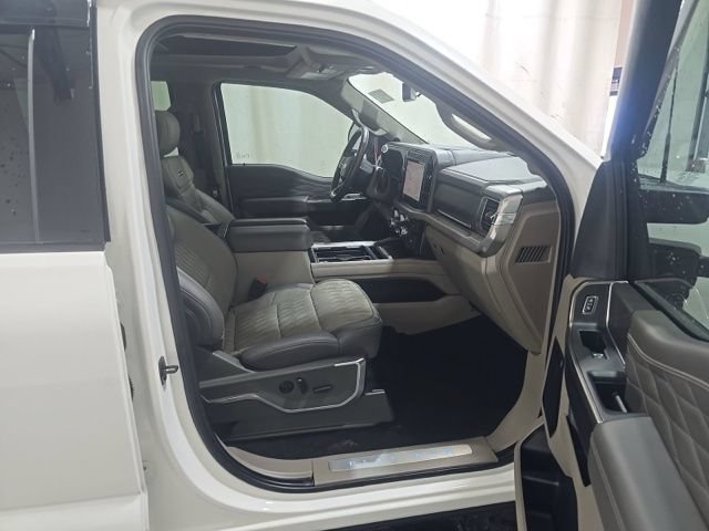 Used 2025 Ford F450 Platinum w/ Platinum Plus Package AWD/4WD image 8