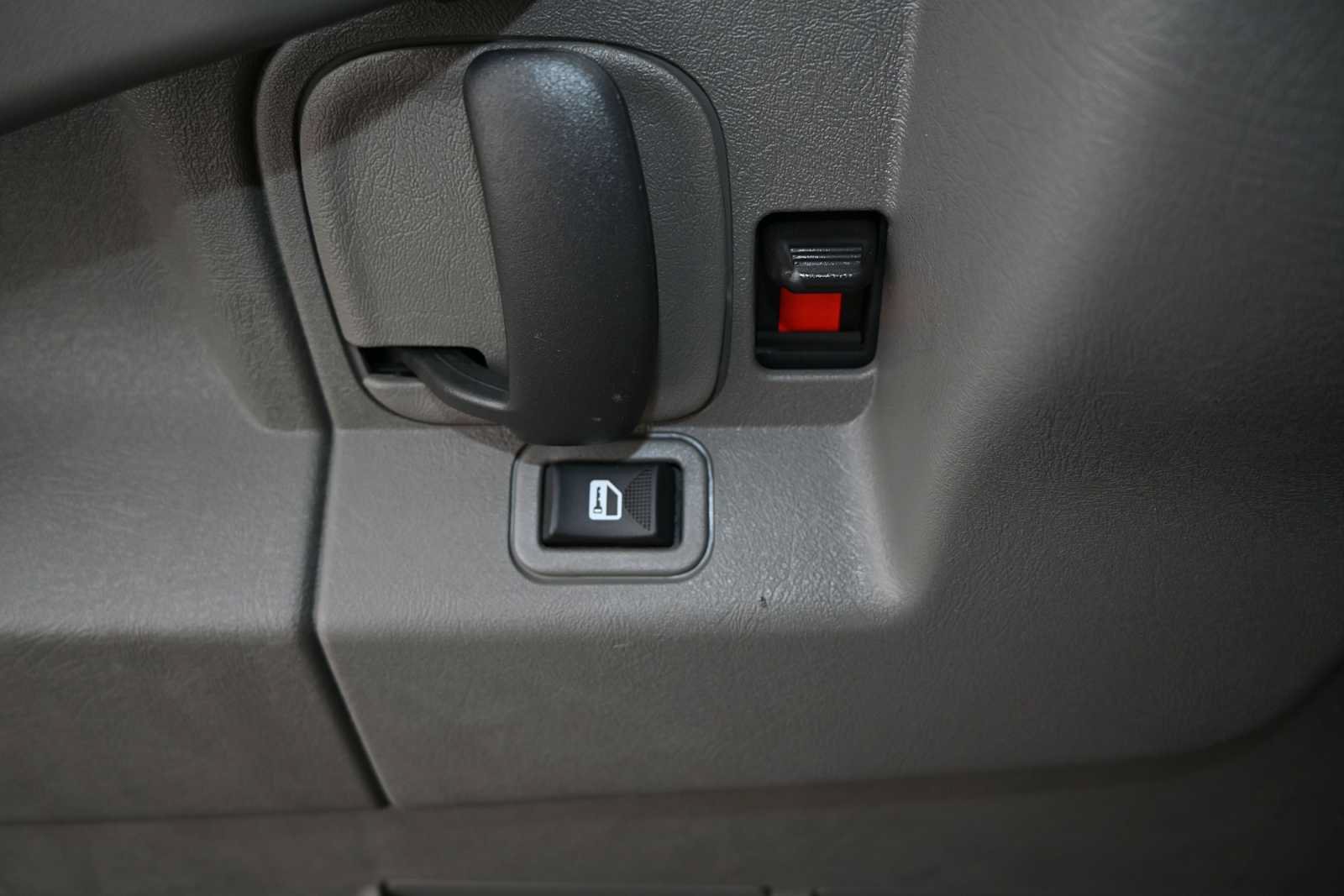 Used 2024 GMC Savana 4500 w/ Power Convenience Package RWD image 8