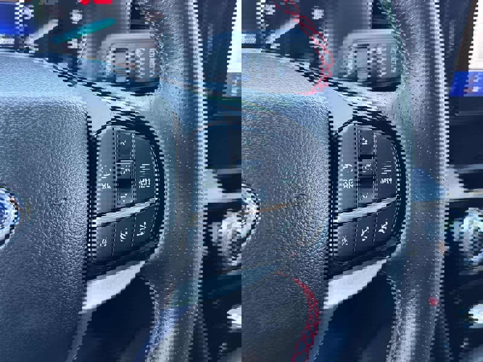 Used 2024 Ford Explorer ST-Line w/ Class IV Trailer Tow Package image 12