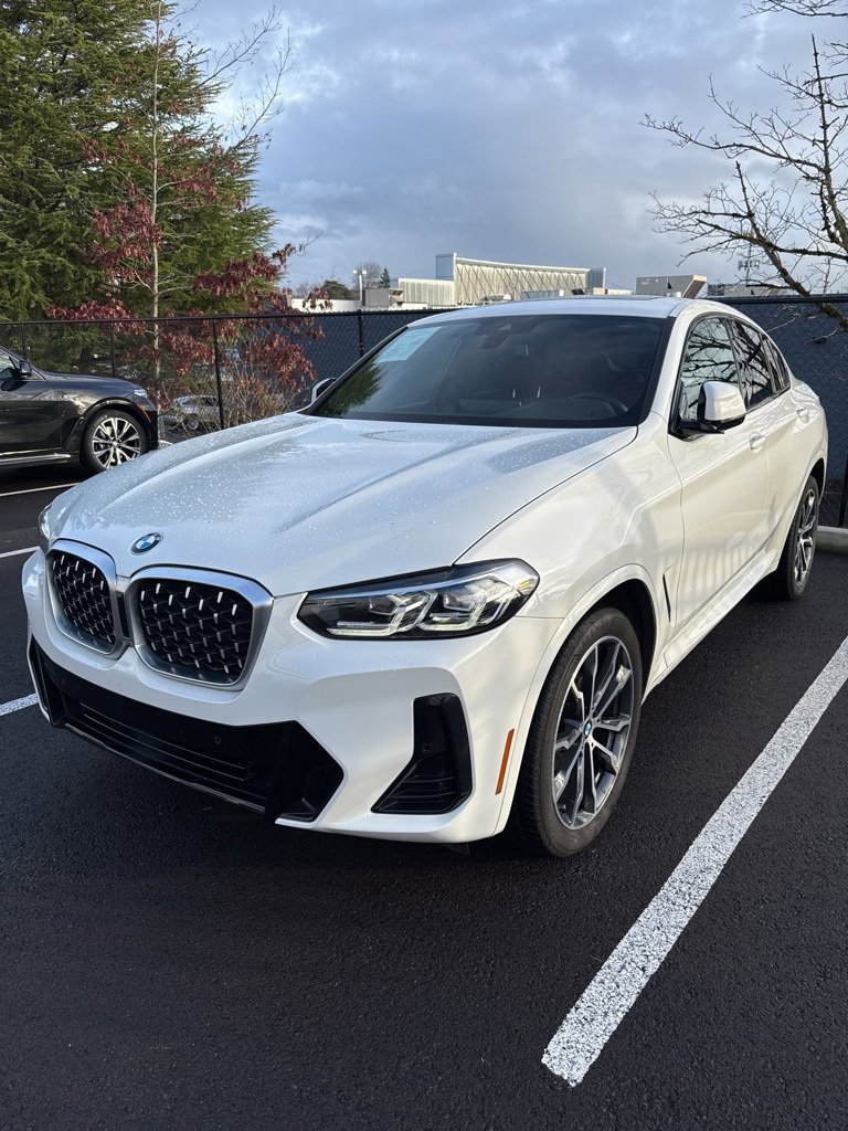 Used 2022 BMW X4 xDrive30i w/ M Sport Package 2