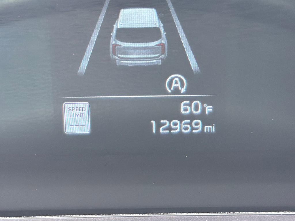 Used 2024 Kia Telluride LX image 24