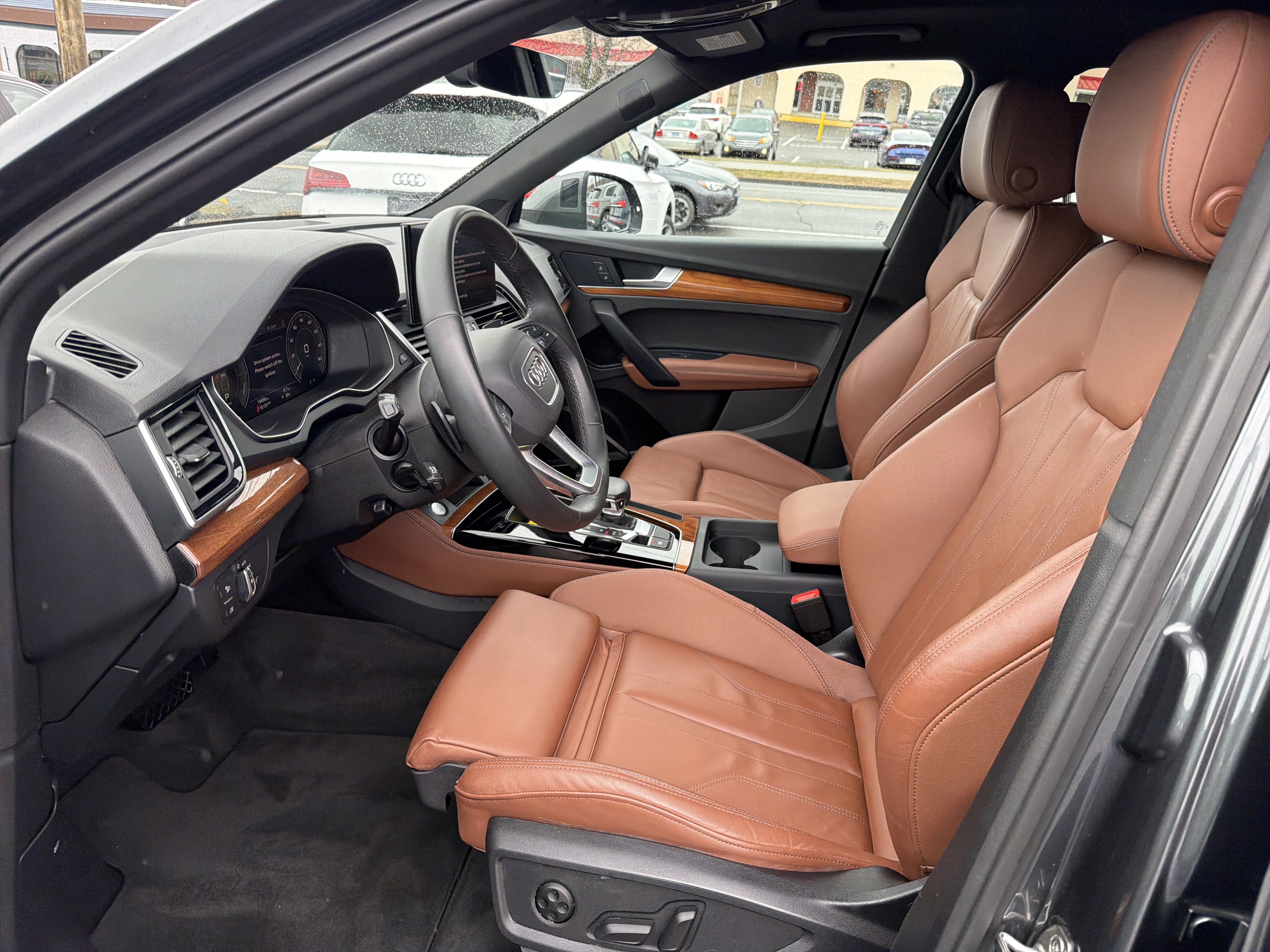 Certified 2024 Audi Q5 e Premium Plus w/ Premium Plus Package AWD/4WD image 6