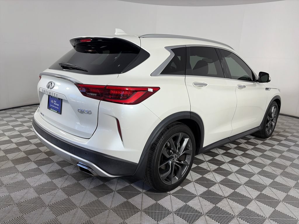 Used 2019 INFINITI QX50 Essential w/ Sensory Package AWD/4WD image 7