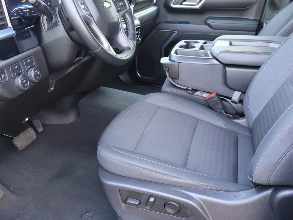Used 2025 Chevrolet Silverado 1500 LT AWD/4WD image 21