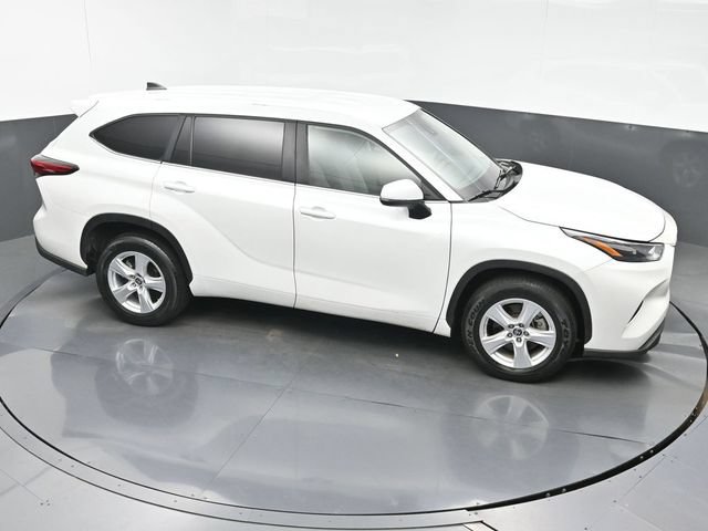 Used 2023 Toyota Highlander L FWD image 36