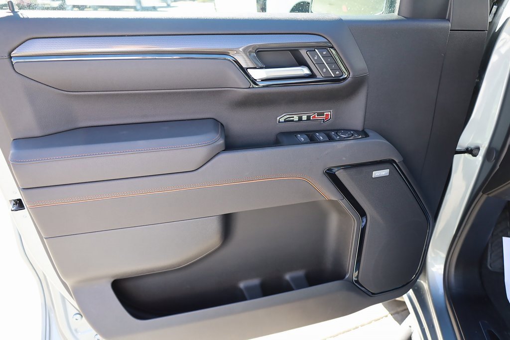 Used 2025 GMC Sierra 1500 AT4 w/ Technology Package image 10