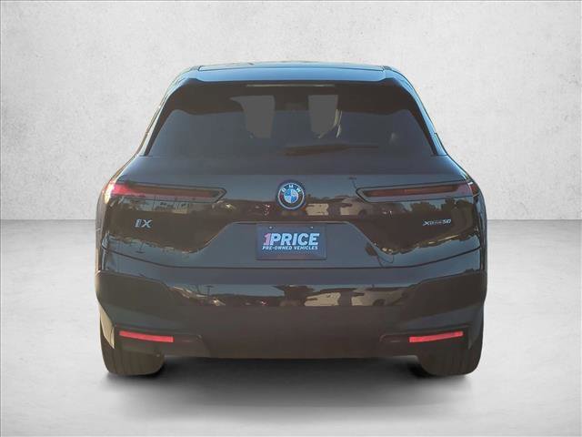Used 2024 BMW iX xDrive50 w/ Premium Package AWD/4WD image 7