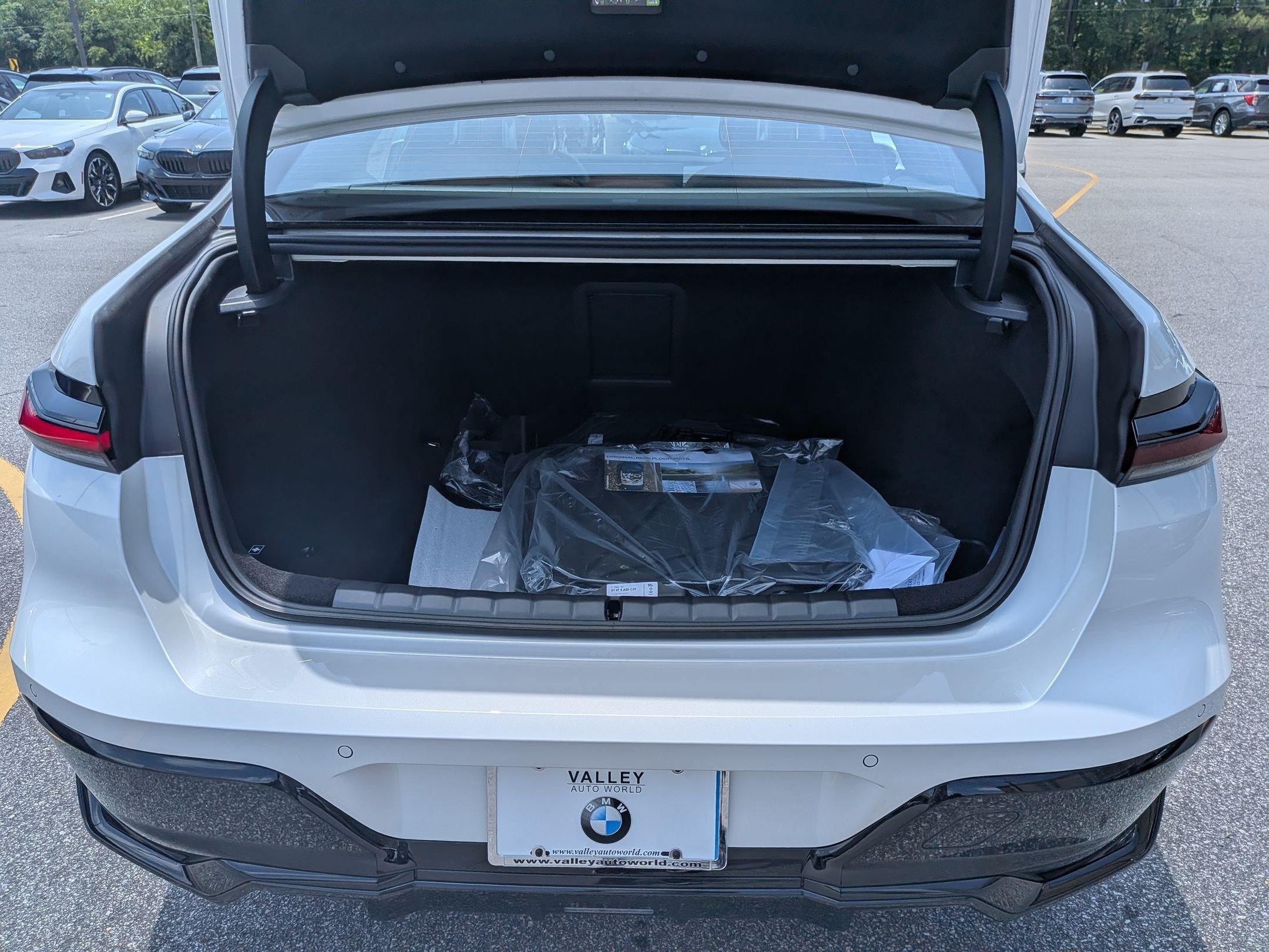 New 2026 BMW 740i xDrive AWD/4WD image 32
