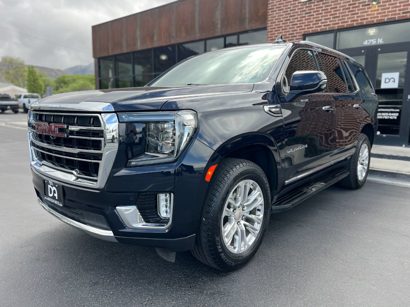 Used 2021 GMC Yukon SLT w/ Rear Media and Nav Package AWD/4WD image 8