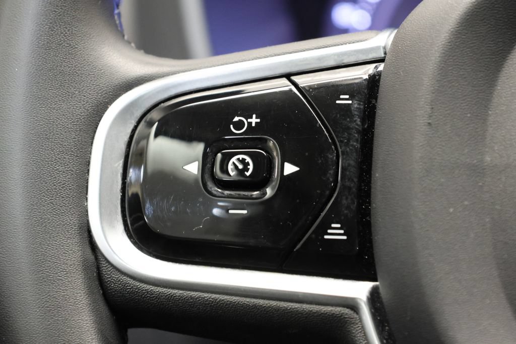 Used 2023 Volvo XC60 B5 Plus w/ Protection Package Premier AWD/4WD image 18