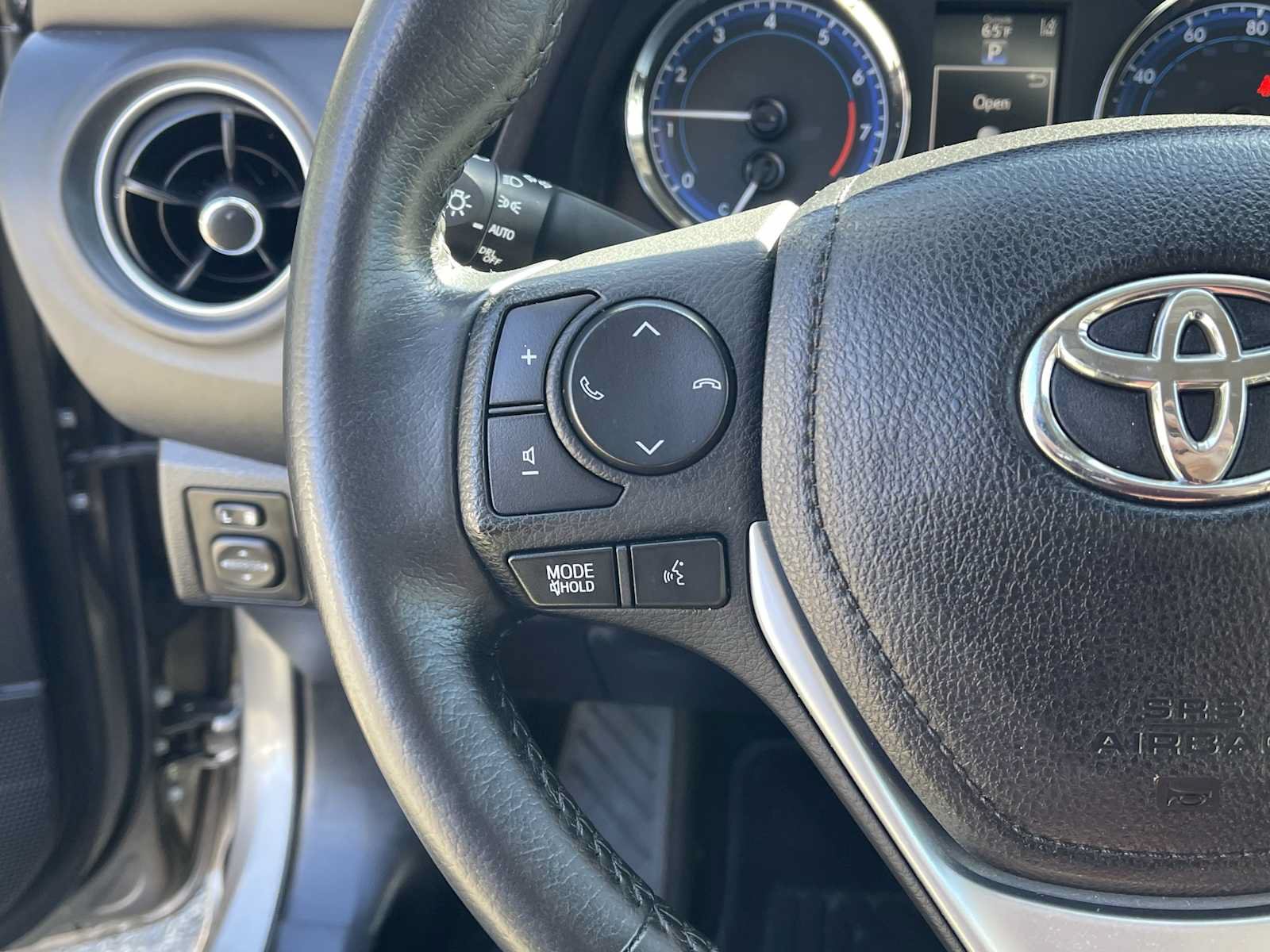 Certified 2019 Toyota Corolla SE w/ Carpet Mat Package (TMS) FWD image 18