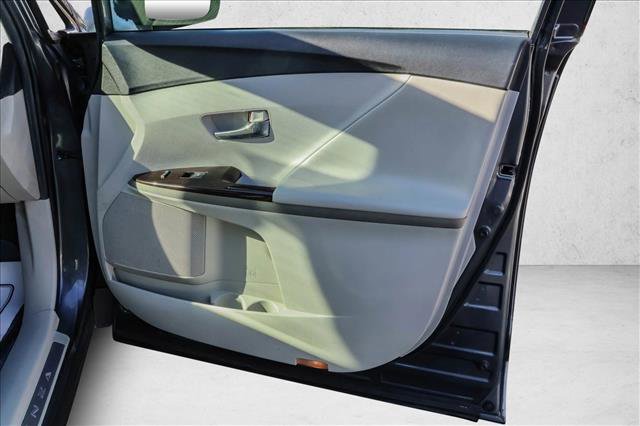 Used 2011 Toyota Venza image 29