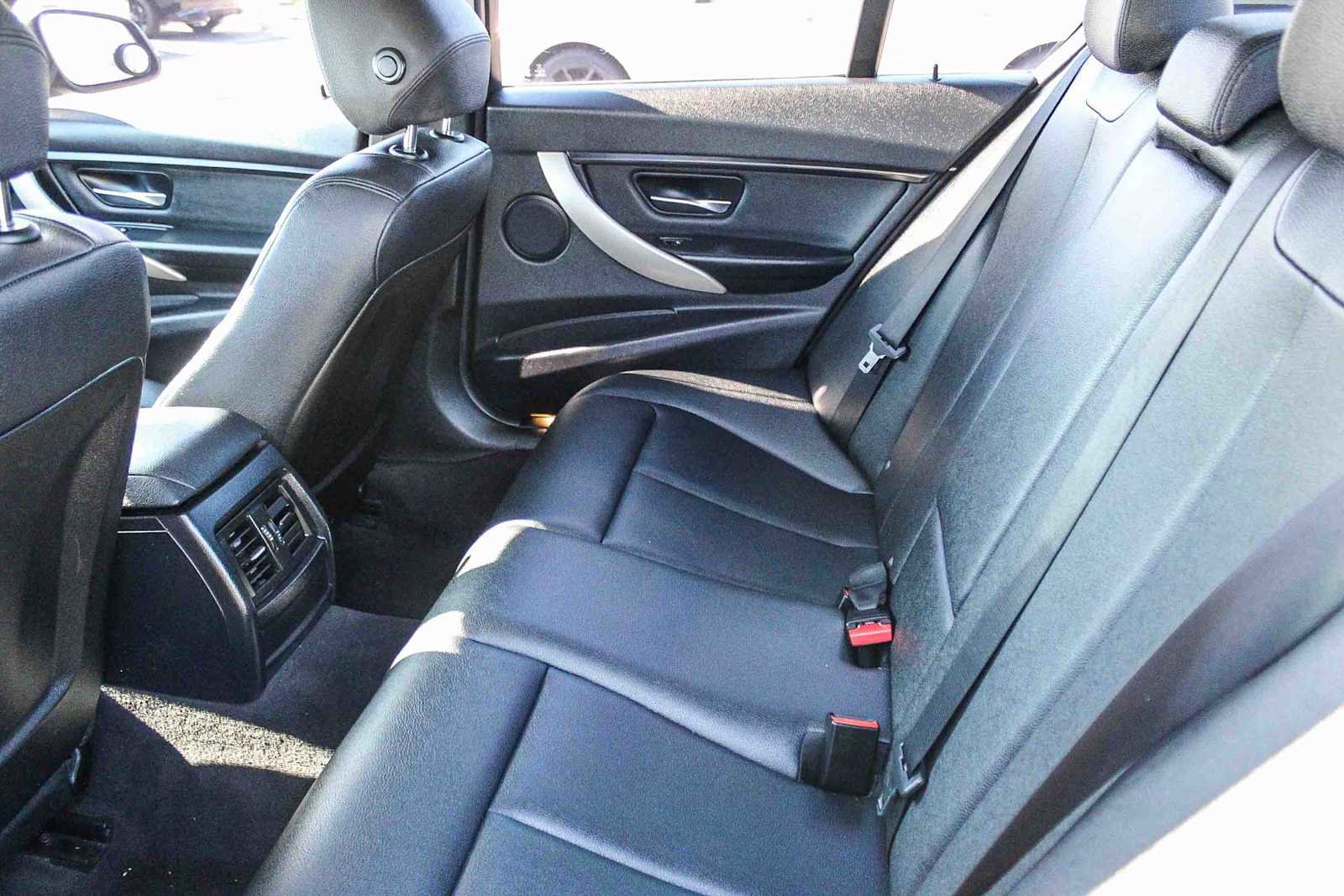 Used 2015 BMW 320i Sedan image 18