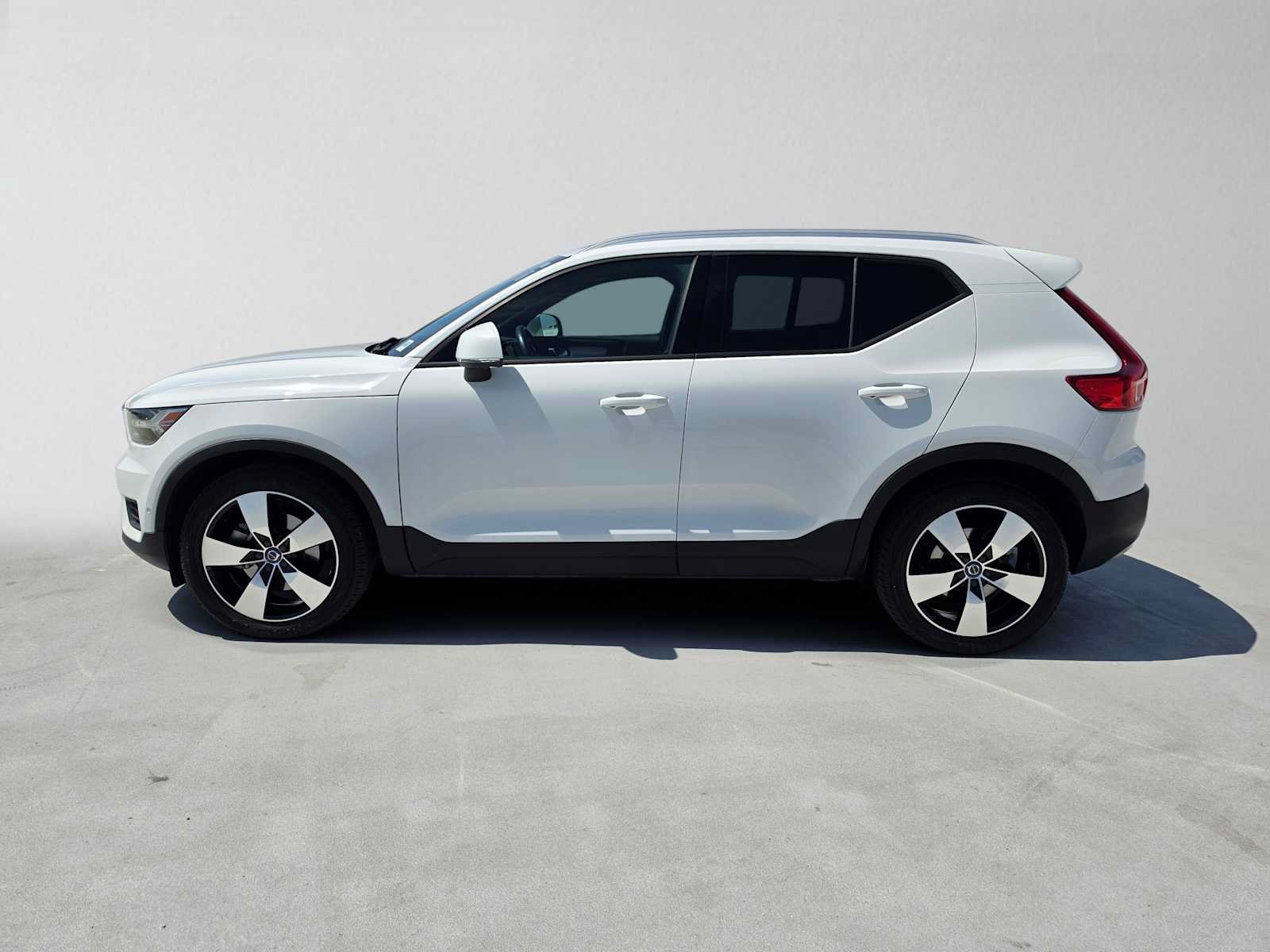 Used 2019 Volvo XC40 T5 Momentum AWD/4WD image 6