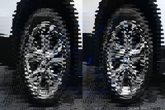 Used 2017 BMW X1 xDrive28i image 4