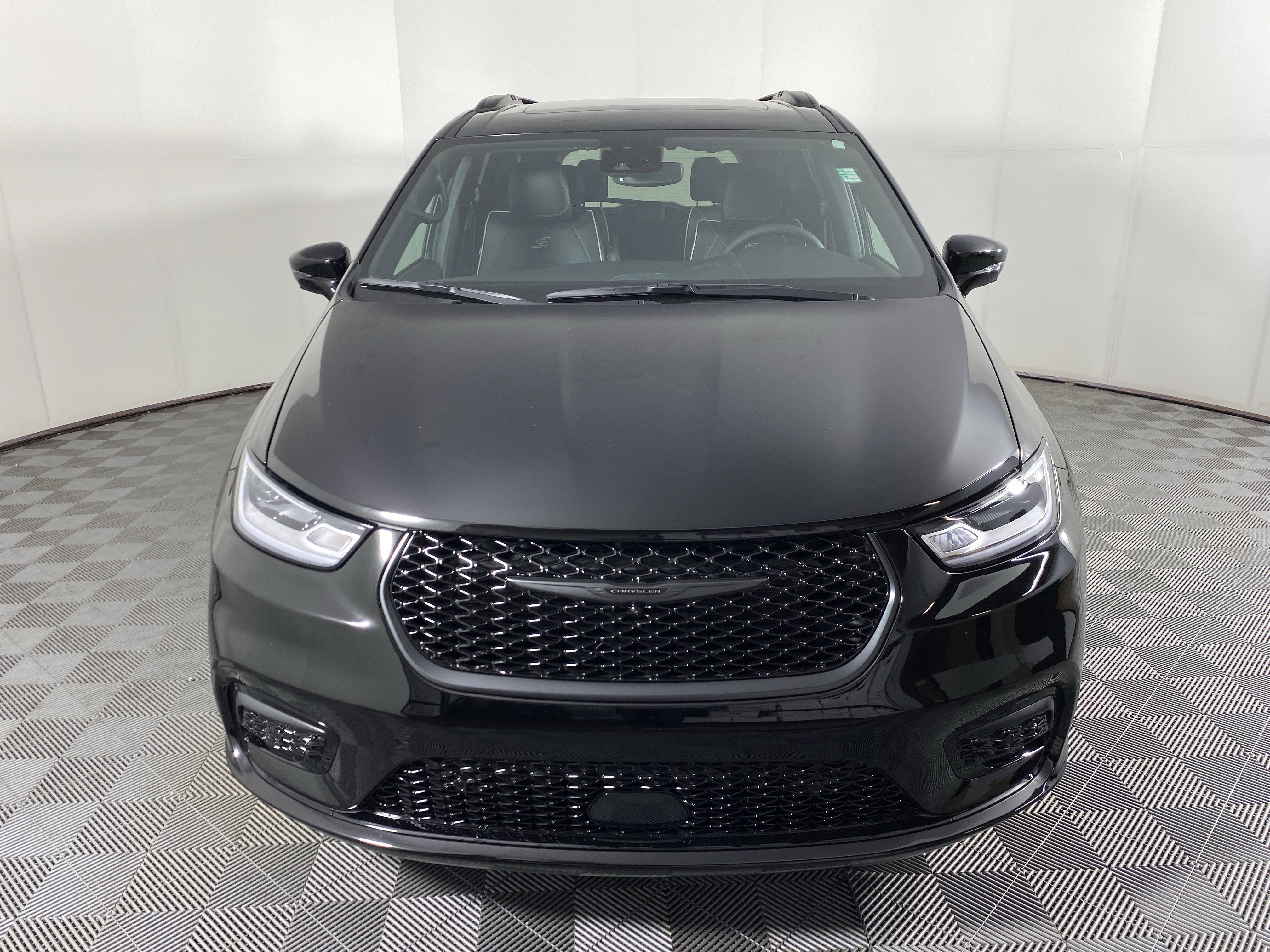 New 2026 Chrysler Pacifica Limited w/ S Appearance Package image 12