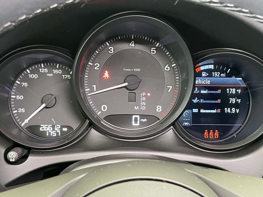 Certified 2023 Porsche Macan image 44