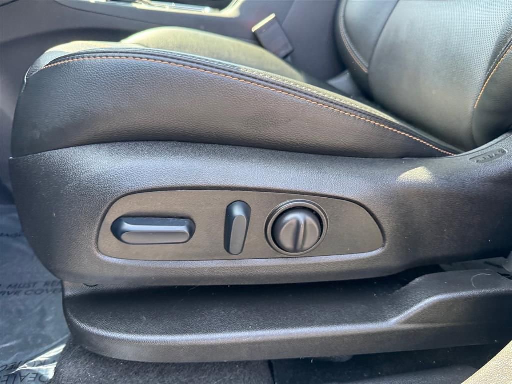 Used 2023 Chevrolet Equinox Premier image 16