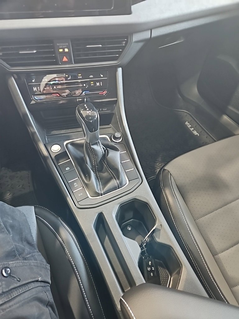 New 2026 Volkswagen Jetta SE image 32