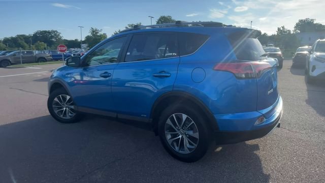 Certified 2018 Toyota RAV4 XLE AWD/4WD image 4