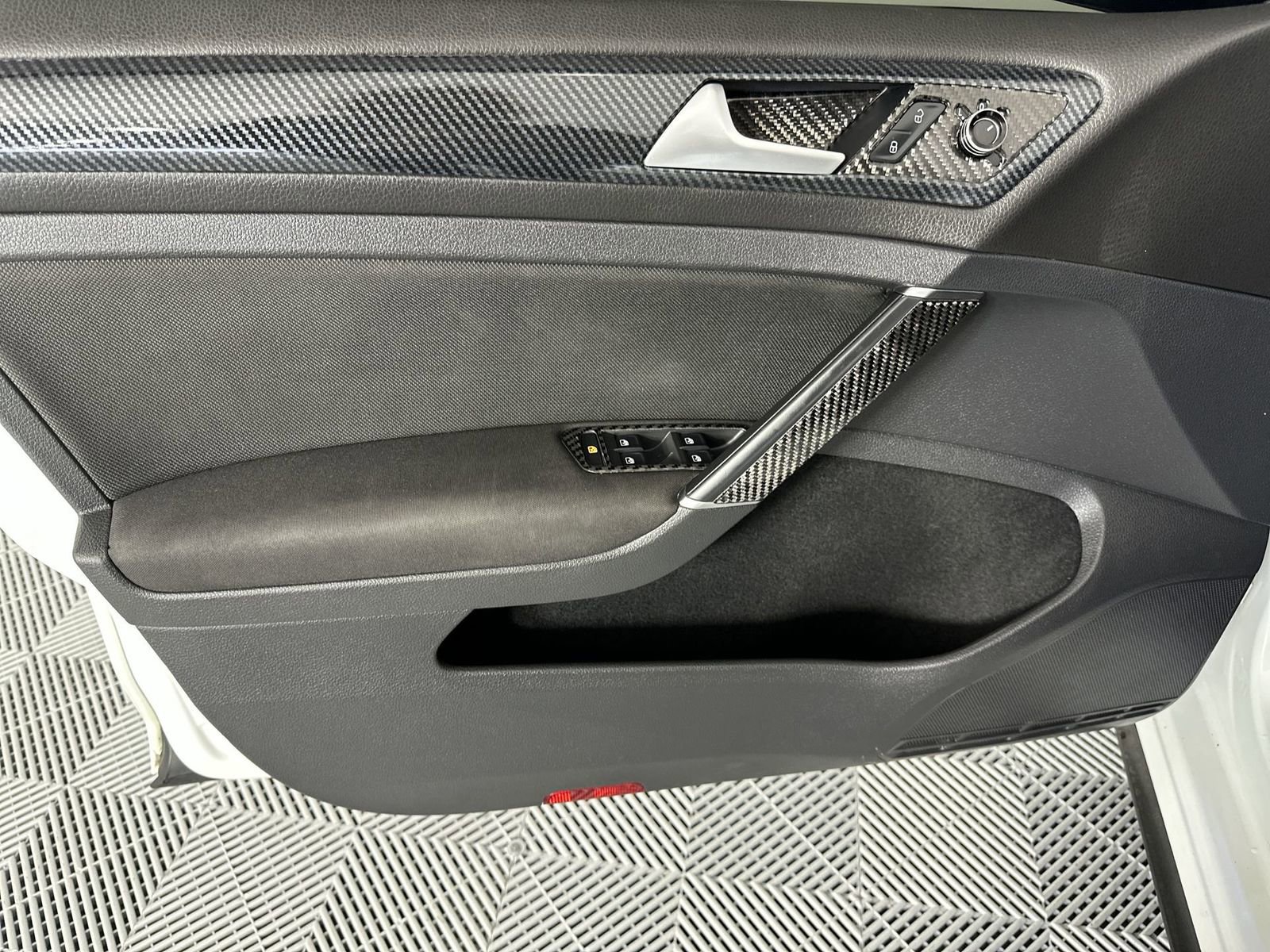 Used 2020 Volkswagen GTI S image 31