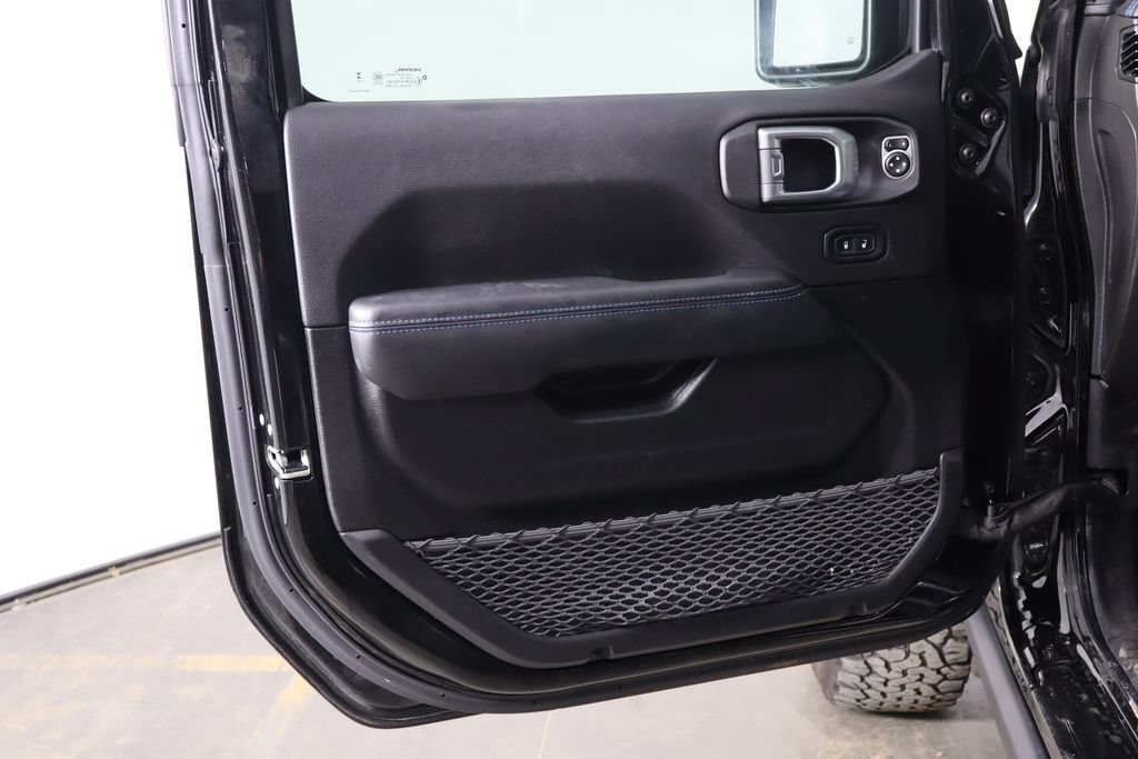 Used 2023 Jeep Wrangler Unlimited Rubicon 4xe w/ Cold Weather Group AWD/4WD image 18