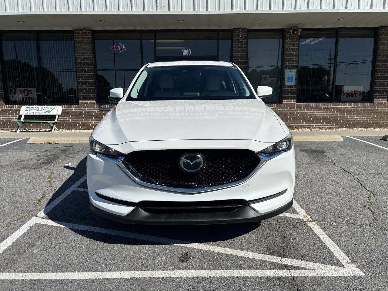 Used 2018 MAZDA CX-5 Touring w/ Preferred Equipment Package FWD image 2