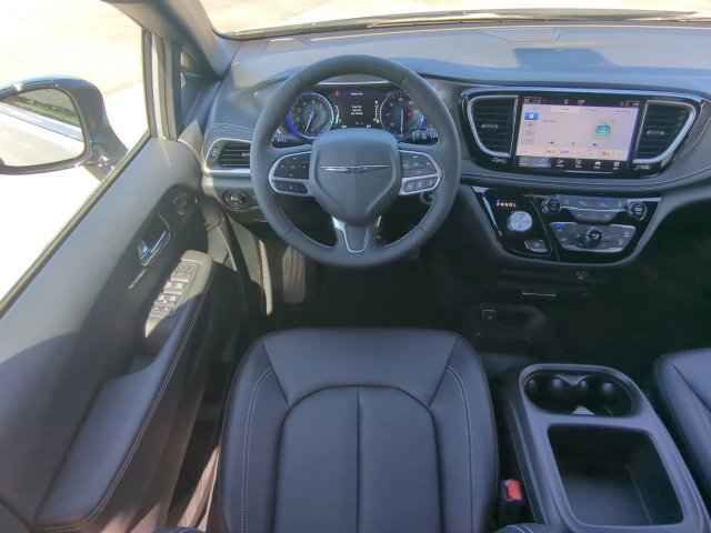 New 2026 Chrysler Pacifica Select FWD image 20