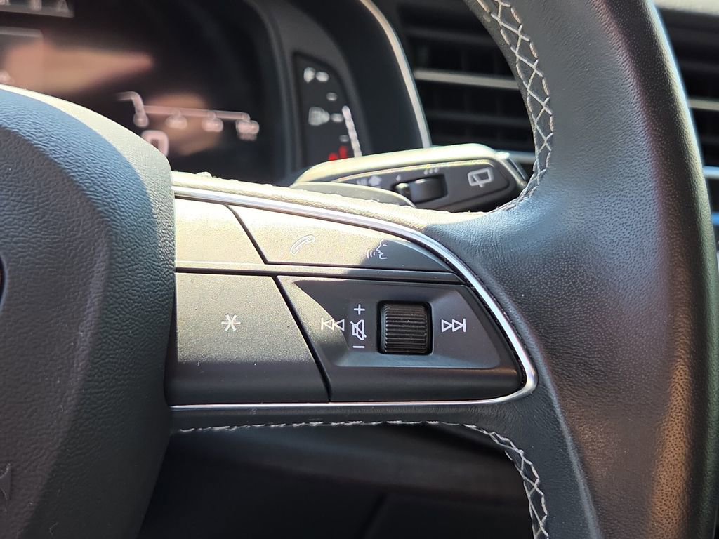 Used 2023 Audi Q8 Premium w/ Convenience Package AWD/4WD image 25