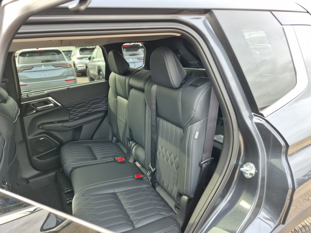 New 2026 Mitsubishi Outlander SEL image 44