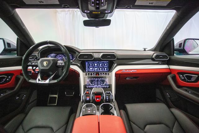 Used 2022 Lamborghini Urus image 12