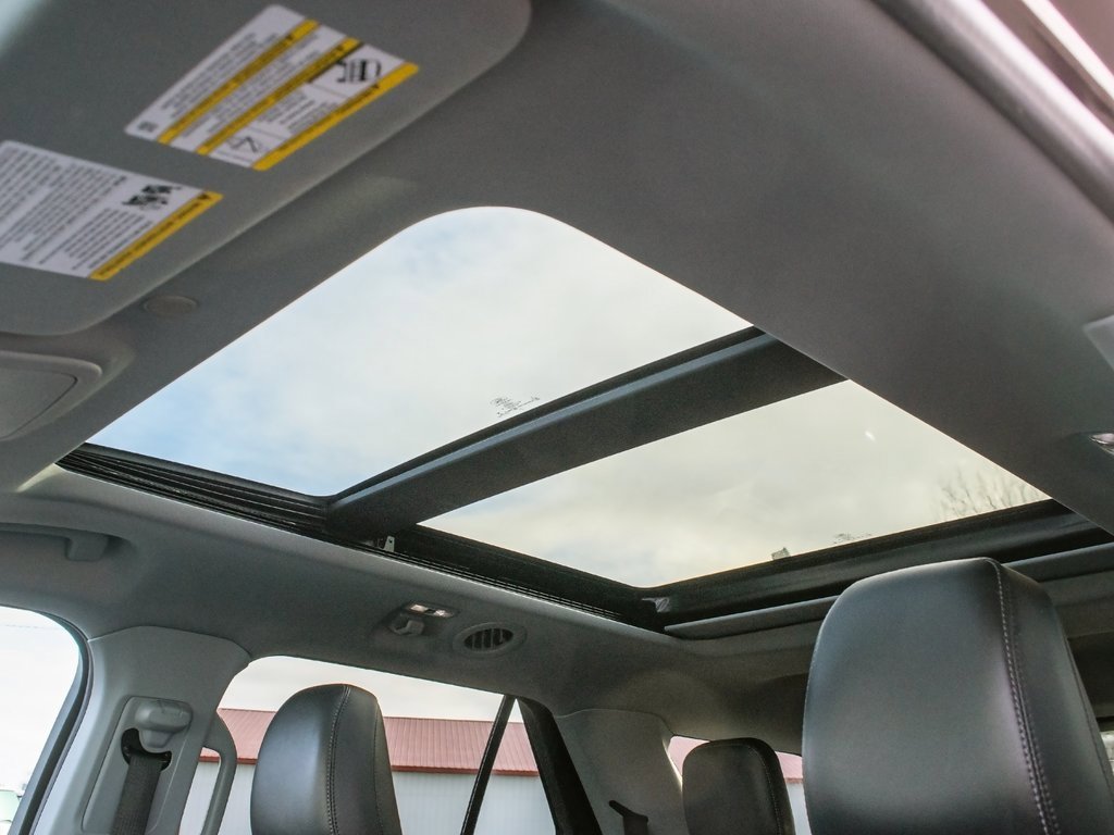 Used 2022 Ford Explorer XLT w/ Equipment Group 202A image 25