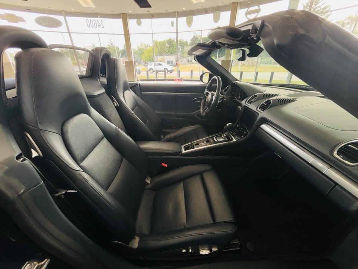 Used 2019 Porsche 718 Boxster RWD image 32