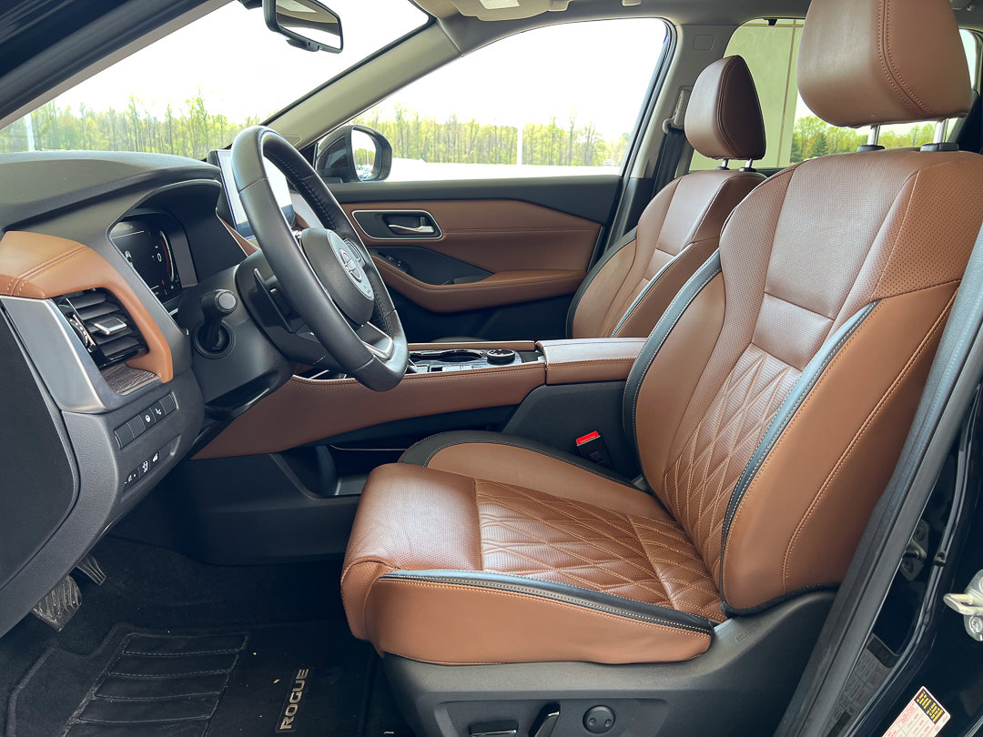 Used 2024 Nissan Rogue Platinum w/ Platinum Premium Package image 16