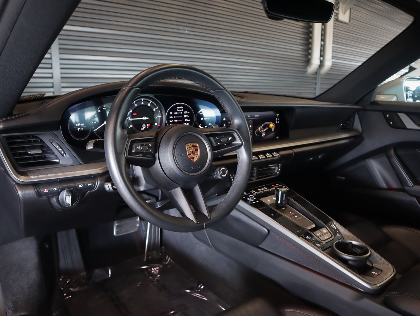 Used 2023 Porsche 911 Carrera w/ Premium Package RWD image 4