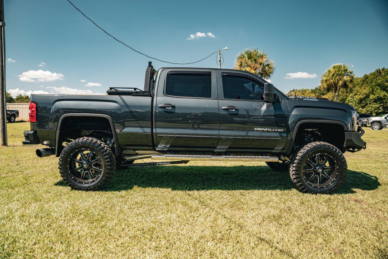 Used 2019 GMC Sierra 2500 Denali w/ Duramax Plus Package AWD/4WD image 9