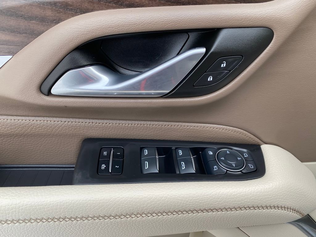 Used 2024 GMC Yukon XL Denali image 16