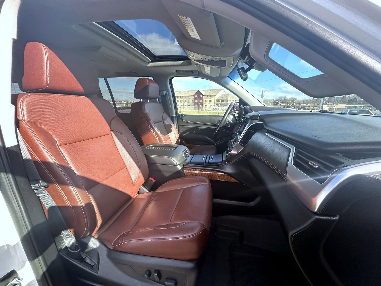 Used 2020 Chevrolet Suburban Premier w/ Premier Plus Edition image 15