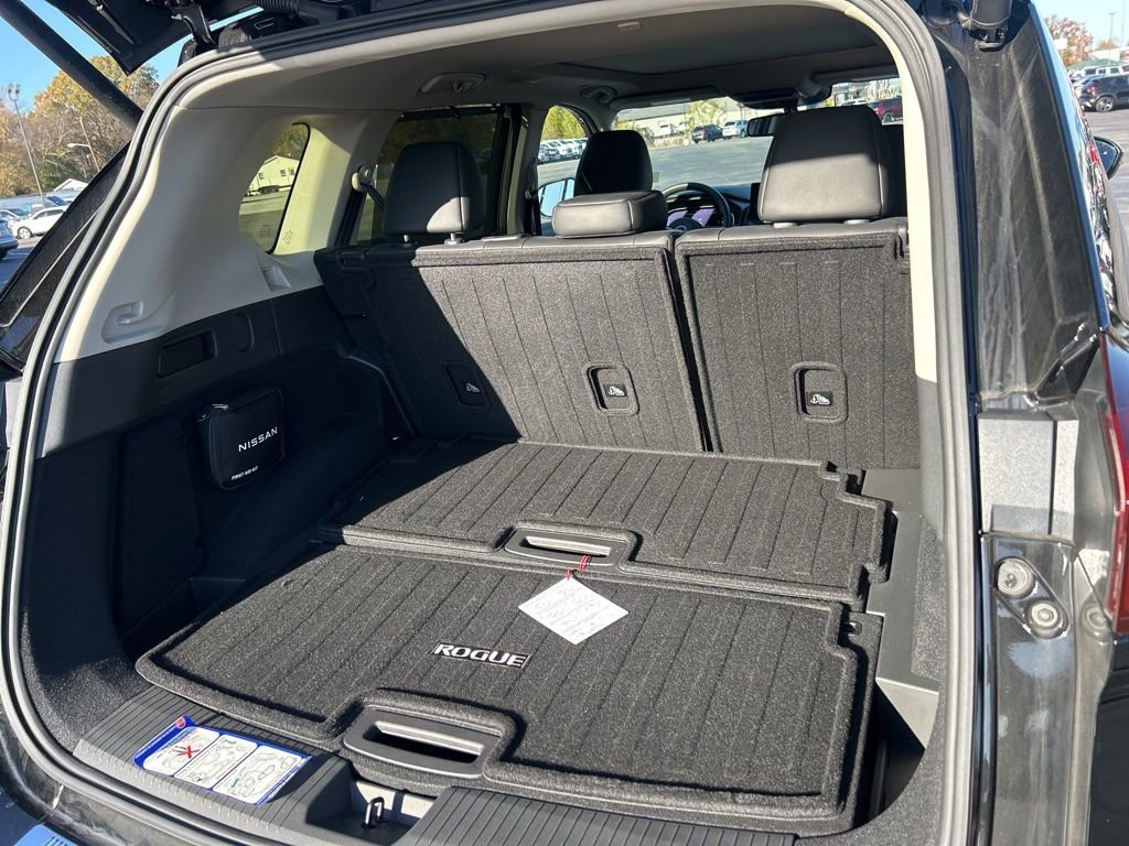 Used 2024 Nissan Rogue Platinum w/ Platinum Premium Package image 44