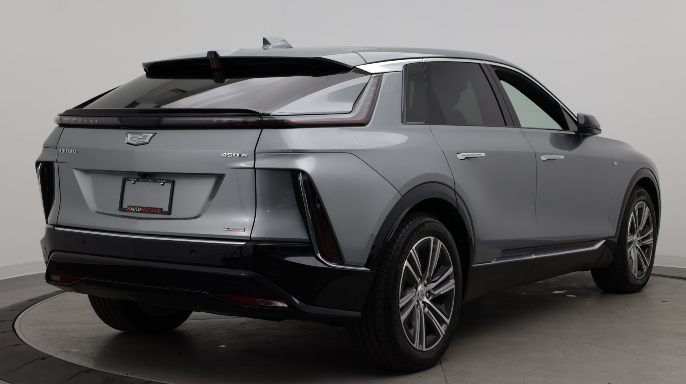 Used 2024 Cadillac Lyriq Luxury RWD image 7