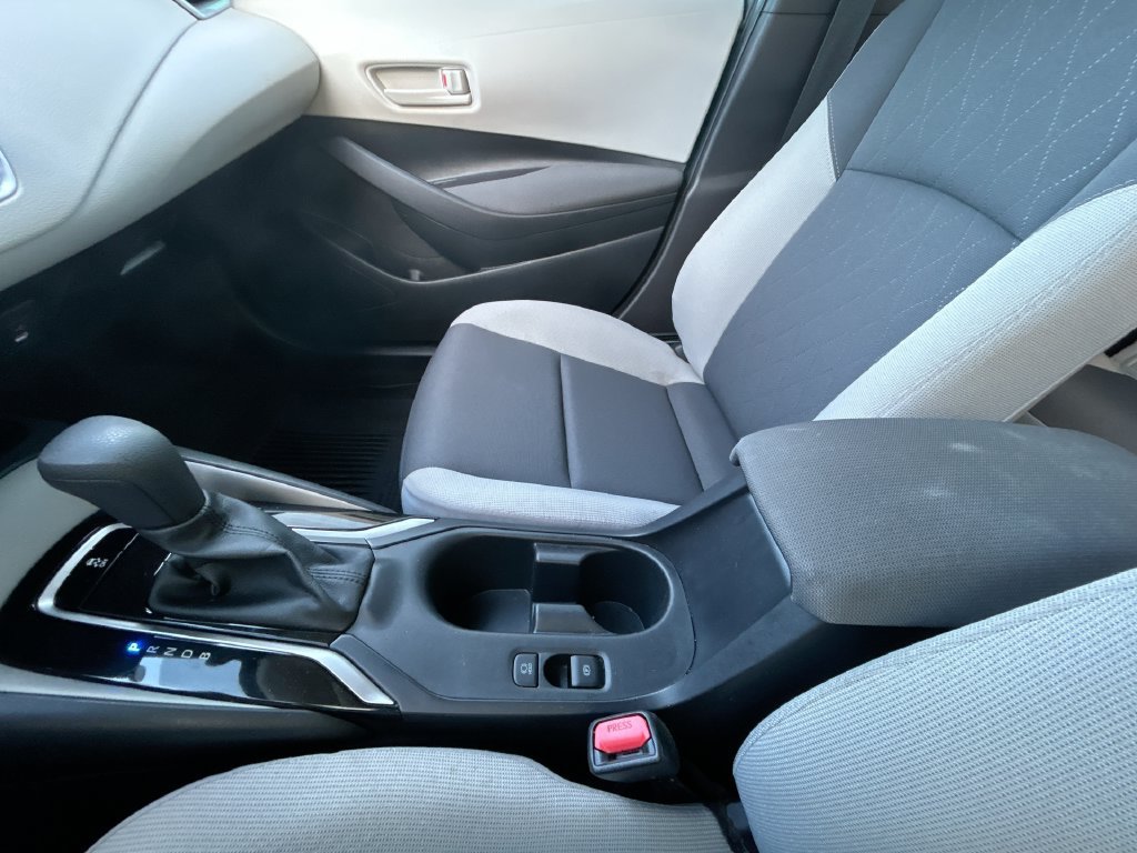 Used 2025 Toyota Corolla LE FWD image 25
