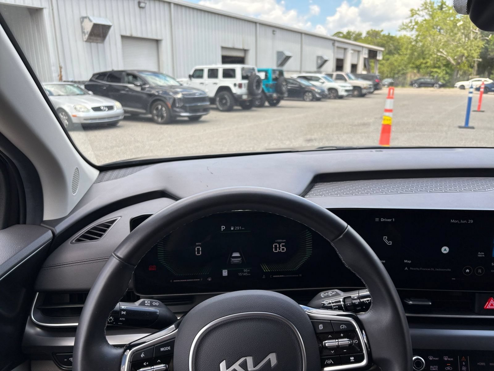 Used 2026 Kia Carnival FWD image 37