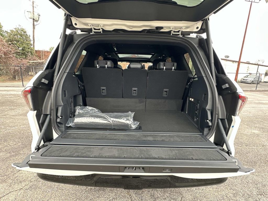 New 2025 Lincoln Navigator Reserve w/ Jet Appearance Package image 21