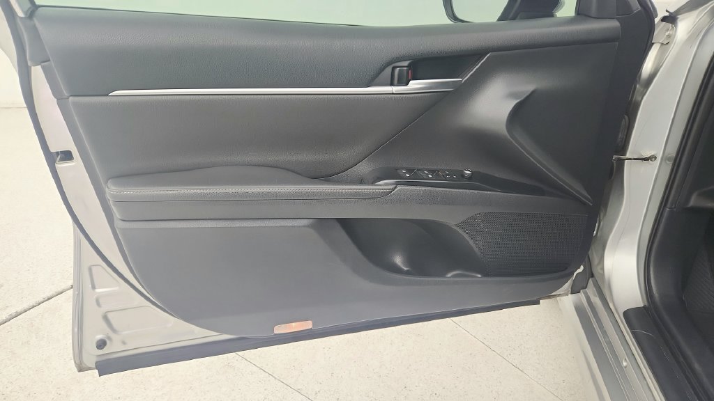 Used 2019 Toyota Camry XSE FWD image 23
