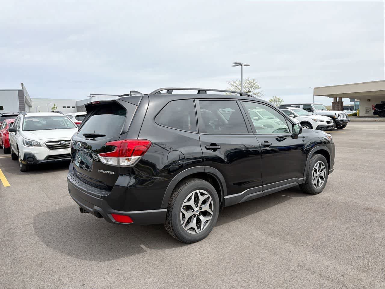 Certified 2023 Subaru Forester Premium AWD/4WD image 13